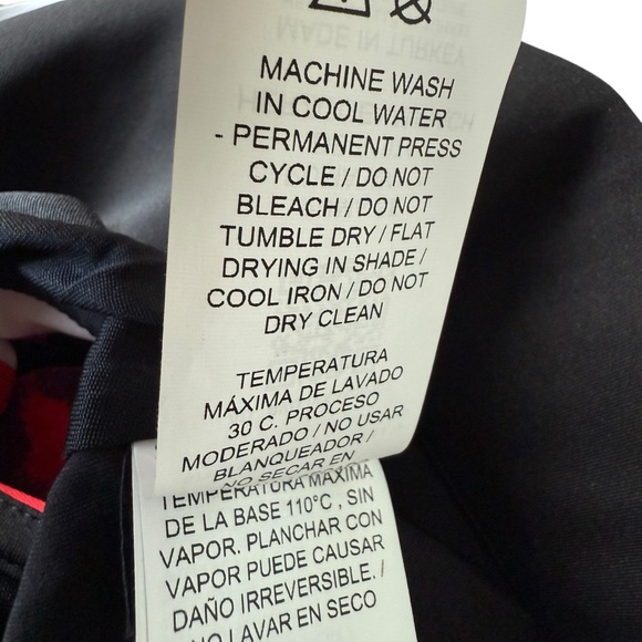 NWT PUMA x Maybelline Women's Black Cropped Zip Tank Top M Athletic Gym Work Out - Picture 4 of 5